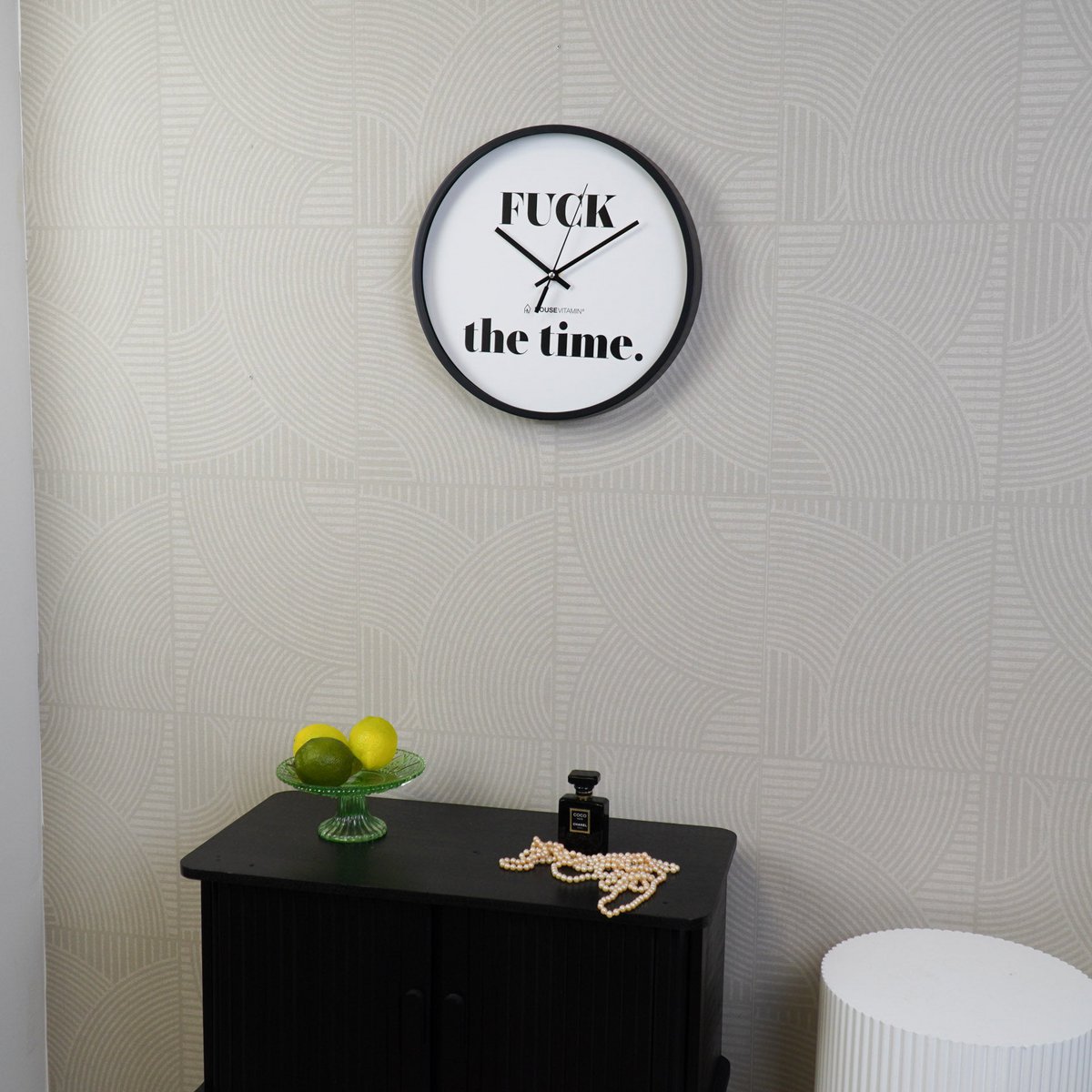 Wandklok - 'Fuck the Time' - zwart/wit - 34x34x4 cm