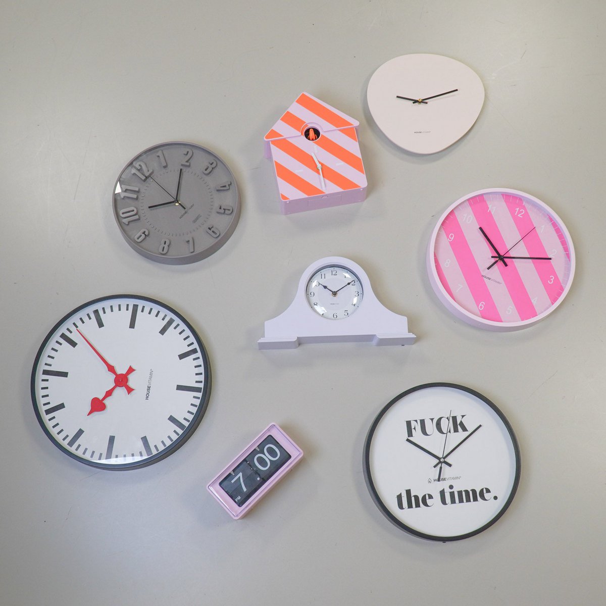 Clock-wandkloknummers- taupe -30x30x4cm