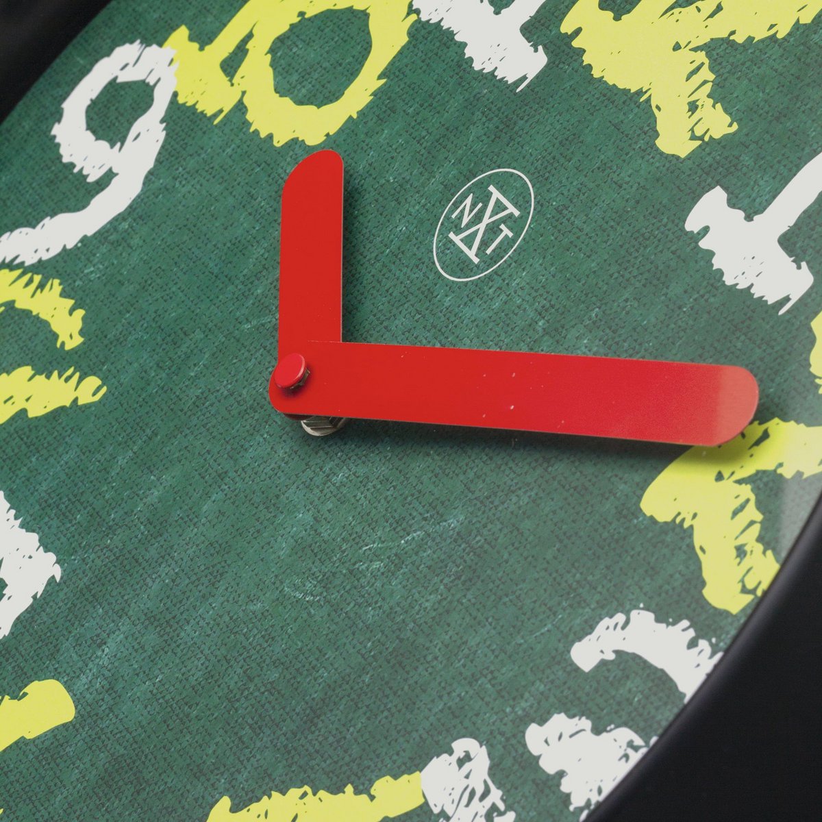 Wandklok 30Cm - Stil - Groen - Kunststof - "Krijtbord"