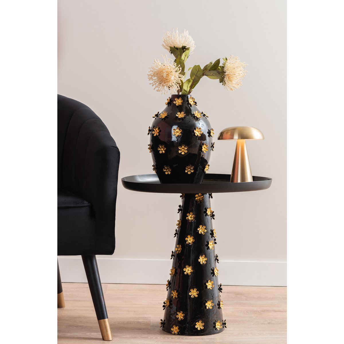 Vaas gouden bloemen